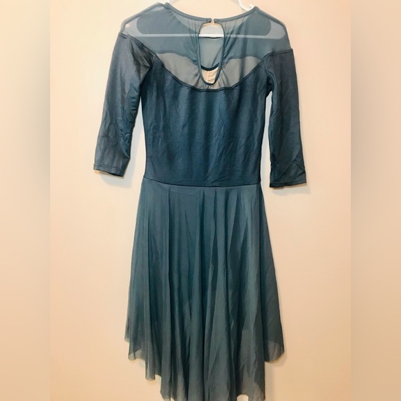 Dance costume. Size Medium Adult. - Picture 2 of 4